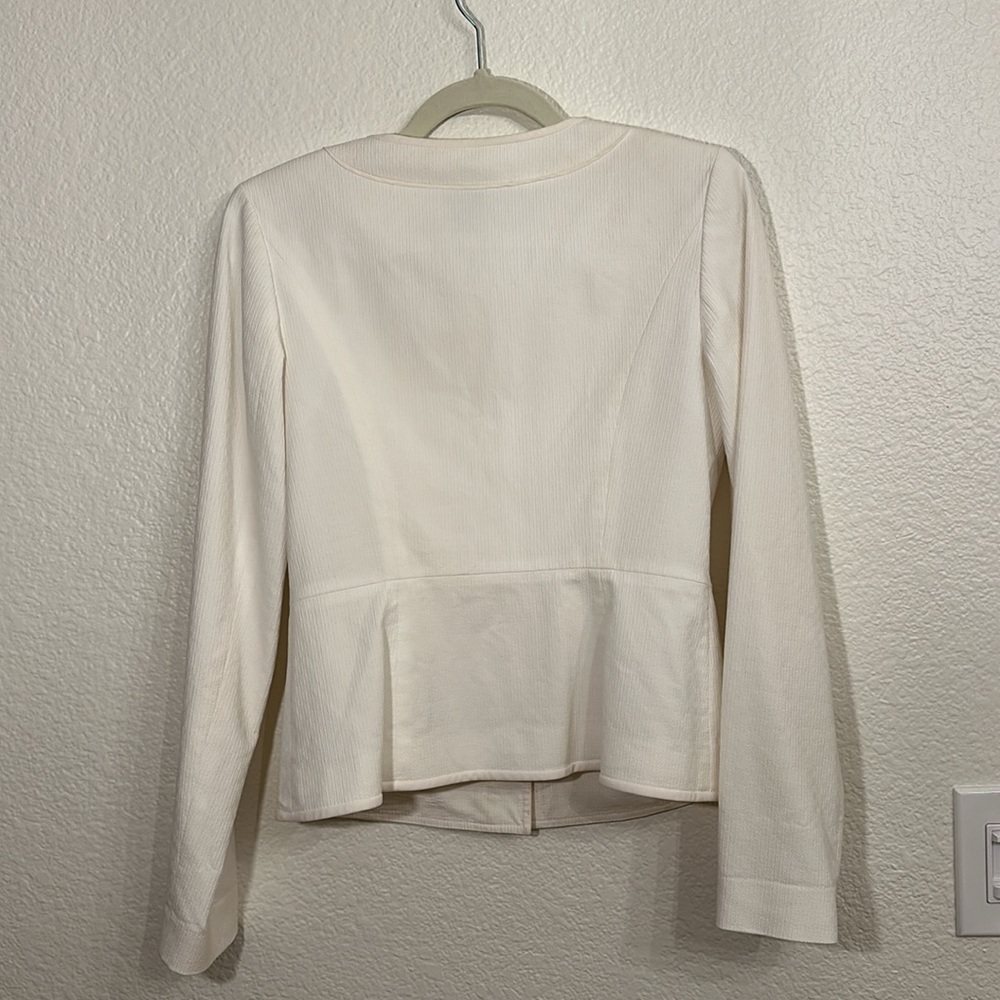 Women's Cream Structured Round-Neck Jacket - Picture 5 of 8